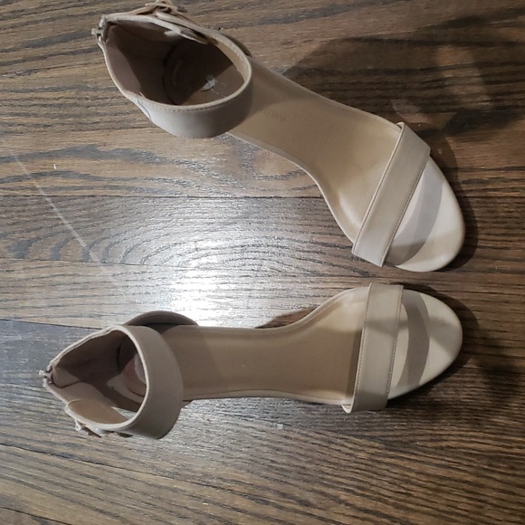 Open Toe Tan Wedges - Picture 1 of 10